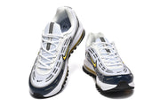 Front view of the pair of Nike Air Max 97 OG sneakers.