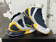 Pair of Nike Kobe 2K5 high-top shoes shown from angled side and front views.