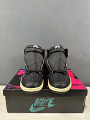 Front view of the pair showing padded tongues, perforated toe boxes and contrasting midsoles.