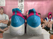 Rear view showing blue heel panels, textured collars and HELLOW branding on the white midsoles.