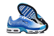 Nike Air Max Plus VII sneakers shown from the side and outsole
