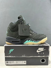 Side view of one Jordan Air Jordan 5 sneaker beside its box; the visible box label shows USA 8.5, EUR 42.5, UK 7.5, and CM 26.5.