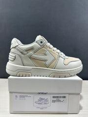 Side view of a cream-white sneaker above its product box; the box label identifies the model and shows size EU 41.