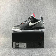Jordan sneaker displayed on its box; the visible label identifies Air Jordan 3 Retro Tinker NRG and shows sample size 8.5, EU 42, and 25.5 cm.