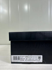 Close-up of the shoe box label showing style code FN5032-300 and sample sizing USA 7, EURO 40, UK 6 and CM 25.
