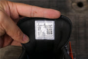 Close-up of the tongue label showing size information, including EU 40 and US 7.
