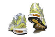 Rear and outsole views of Nike Air Max Plus VII sneakers with visible cushioning units.