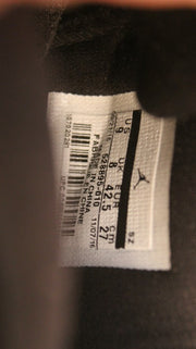 Interior size label showing US 9, UK 8, EU 42.5 and CM 27.