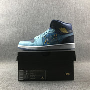 Sneaker displayed on a black shoebox; the visible label shows Air Jordan 1 x Off-White, style code BV7446-400, EU 43, US Men 9.5, US Women 11, UK 8.5 and CM 27.5.