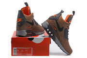 Nike Air Max 90 Winter Sneakerboot displayed with its shoe box; the visible box label shows a sample size of 8.