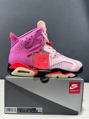Single sneaker displayed on its box; the box label shows style code IQ5706-600 and a sample size of EU 42.