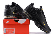 Black Nike Air Max Plus III sneakers displayed with a box labeled EU 42.5.