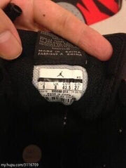 Close-up of the interior size label showing US 9, EUR 42.5, UK 8 and CM 27.