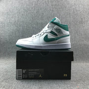 Single sneaker displayed on its box; the box label shows Air Jordan 1 Mid SE GC, EU 42, CM 26.5, and style code CD6759-103.