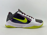 Opposite side profile of the low-top basketball shoe.