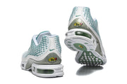 Rear and outsole views of the Nike Air Max Plus VII sneakers.
